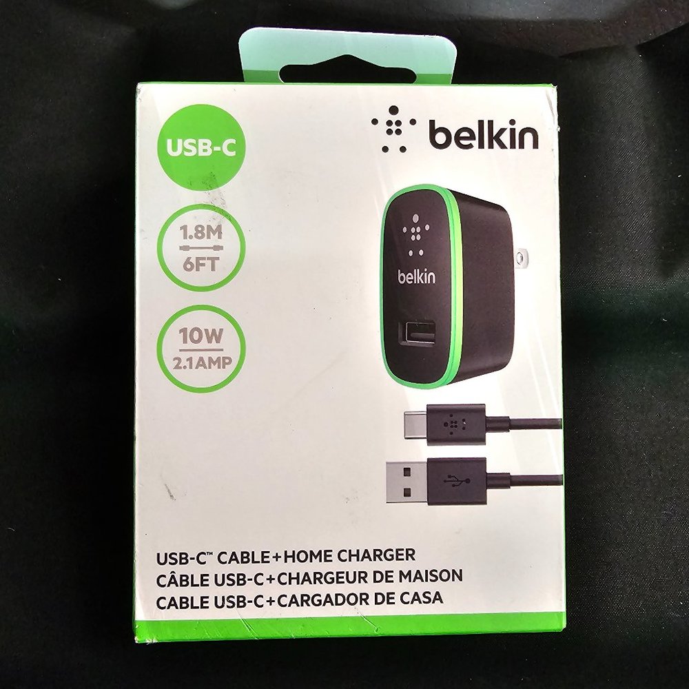 Belkin Universal Home Charger with Micro USB ChargeSync 6 ' Cable 2.1 Amps Black